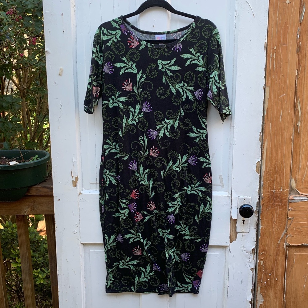 LuLaRoe Dress Size XL Green Black Floral
